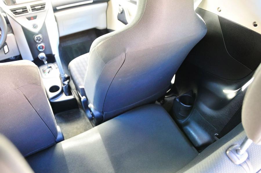Багажник Scion iQ 2012 года  (фото 11 из 128)
